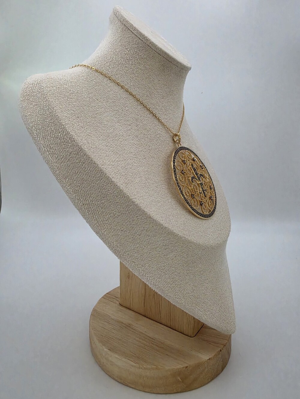 Vintage Fleur de Lis Vermeil Filigree Pendant with CZ & an 18" Vermeil Chain - Picture 4 of 14